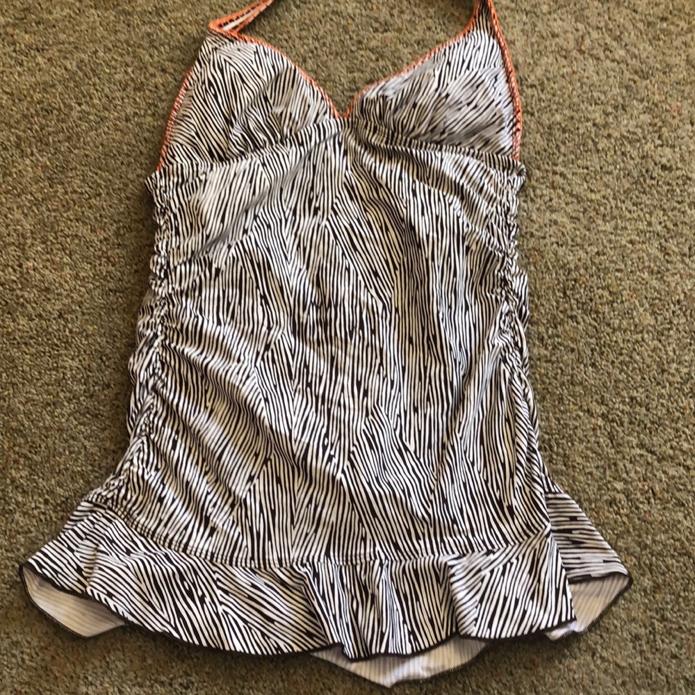 One piece swimsuit size M